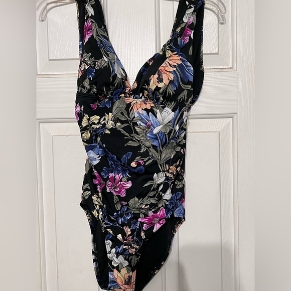 Time and Tru swimsuit floral - Picture 1 of 5